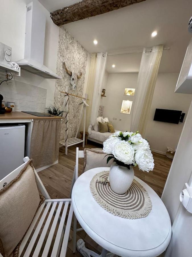 Chez Romeo & Sandro Pézenas Buitenkant foto