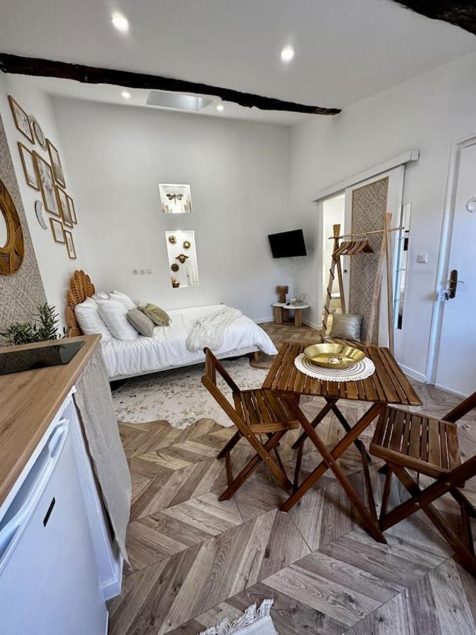 Chez Romeo & Sandro Pézenas Buitenkant foto